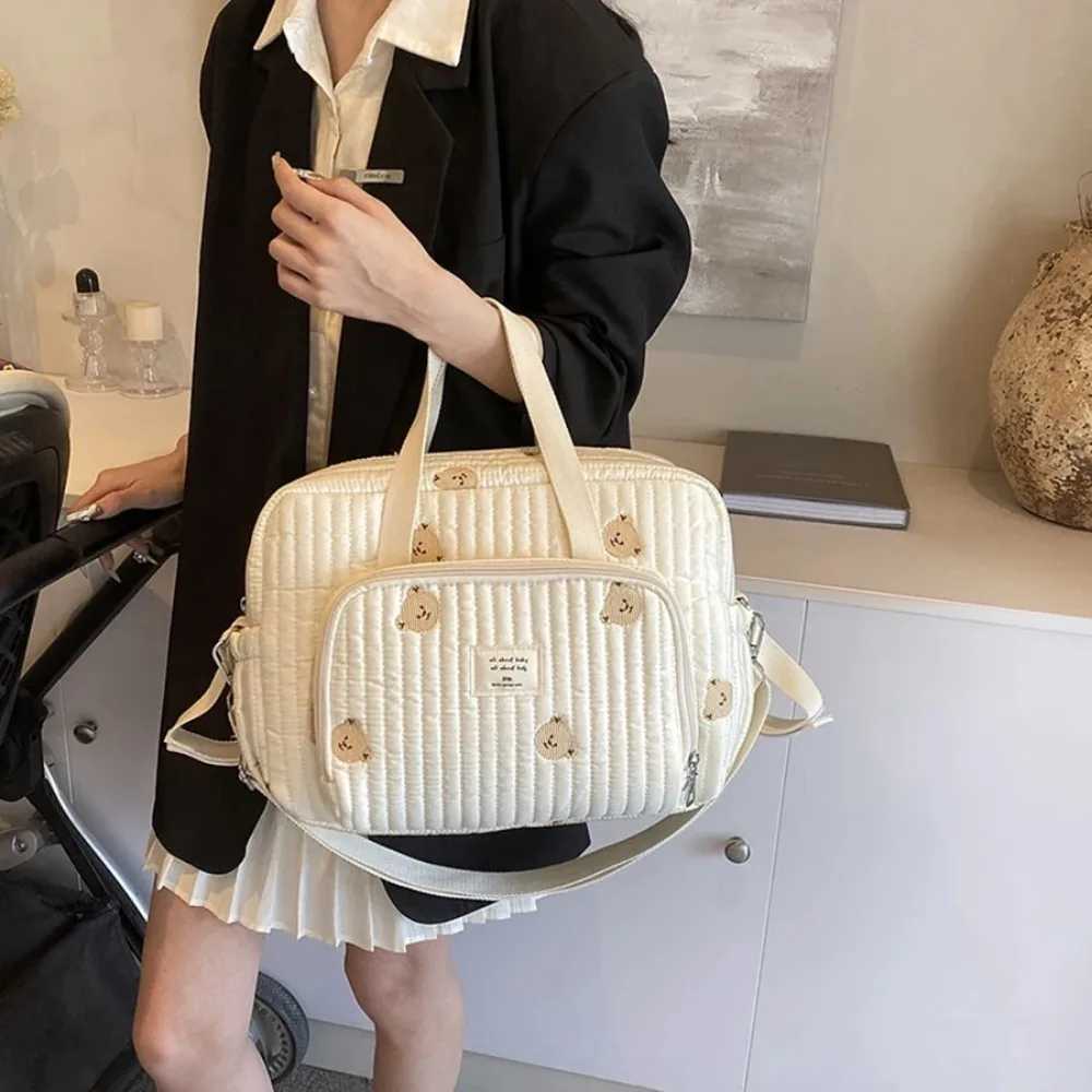 Mommy Diaper Bag Large Capaci Print Embroidery Zipper Handbag Beige Newborn Nappy Pouch Portable Single Shoulder Womens BagXJ250117