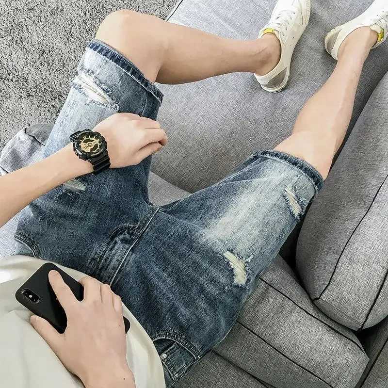 Man Denim Shorts Ripped Straight Distressed Short Jeans Pants for Men Y2k Fashion Trend 2024 Retro Summer with Comfortable XlXJ250117
