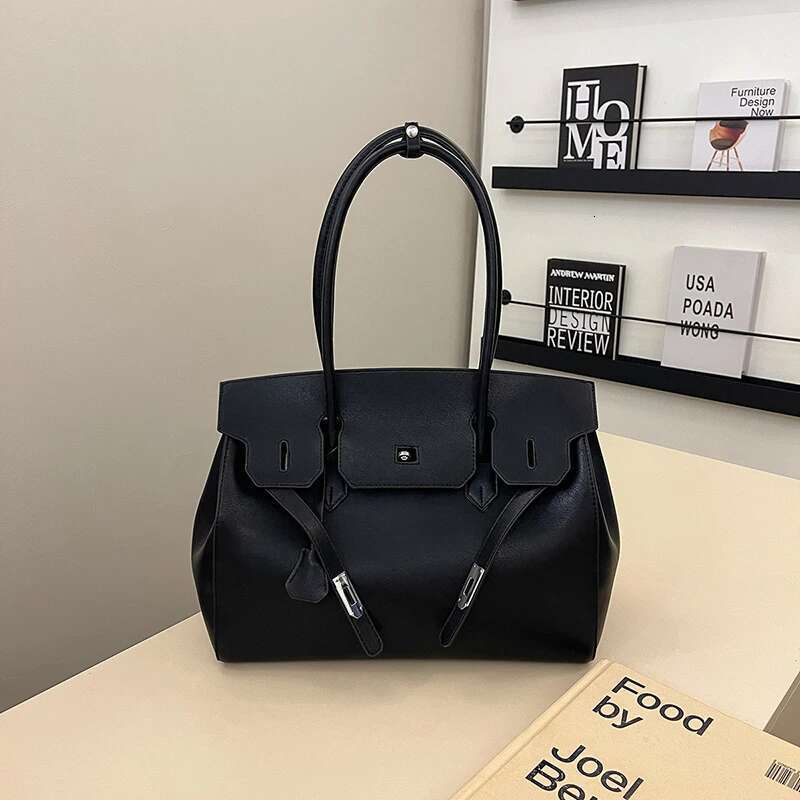 New Fashionable Handbag Large Capacity Women's Single Shoulder Crossbody Bag