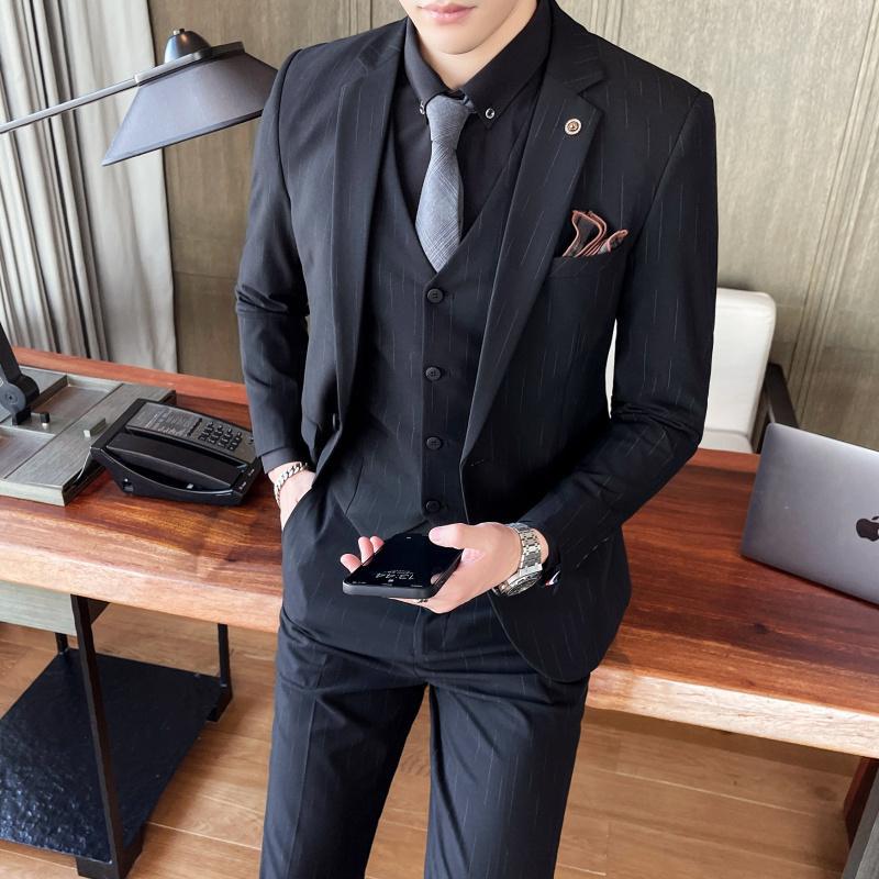 K779 Men's Three-Piece Business Suit - Elegant Groom & Best Man Dress