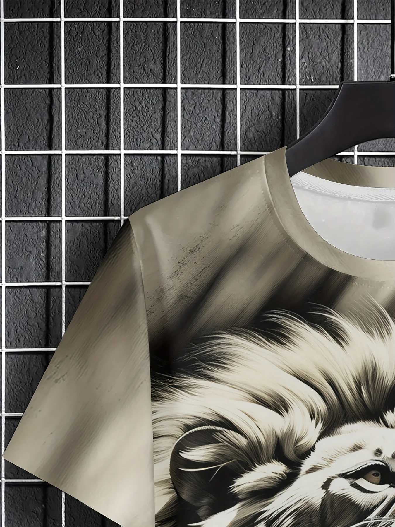Mens Lion Print Short Sleeve Crew Neck T-Shirt Soft Breathable Casual Wear Outdoor Activities Summer Essential Clothing TshirtsXJ250117
