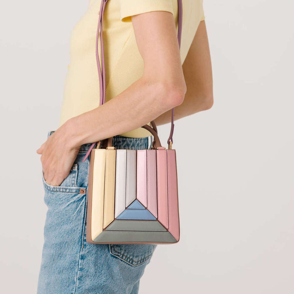 Splicing Rainbow Crossbody Bag for Women's New Unique Design, High end, Fashionable and Versatile, Trendy One Shoulder Handbag