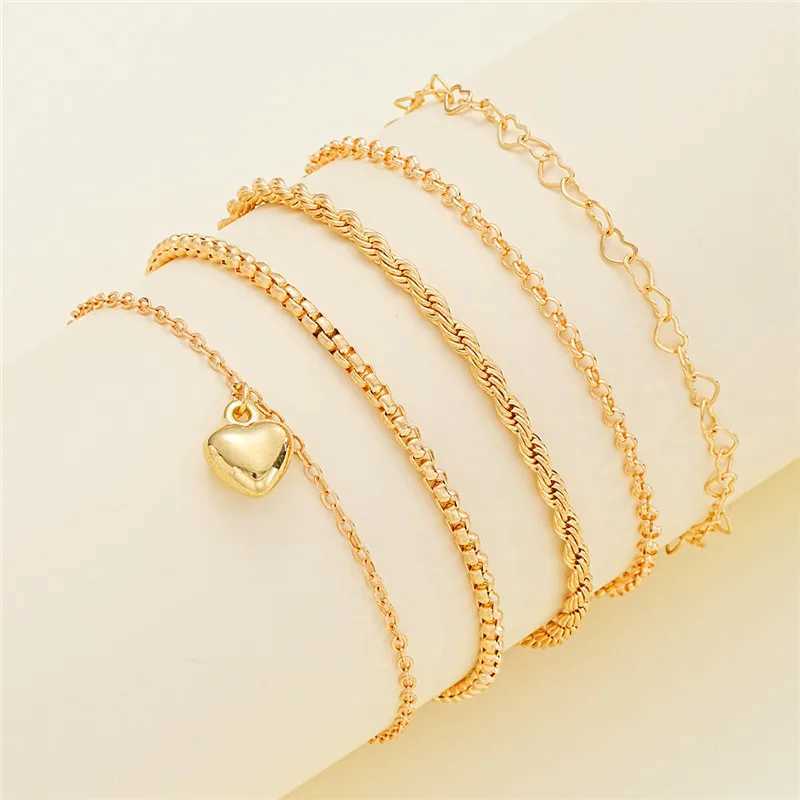 New 5 Pcs Gold Color Heart Bracelet Set Boho Retro Thick Twist Cuban Chain Bracelet for Women 2024 Tren Jewelry GiftsXJ250117