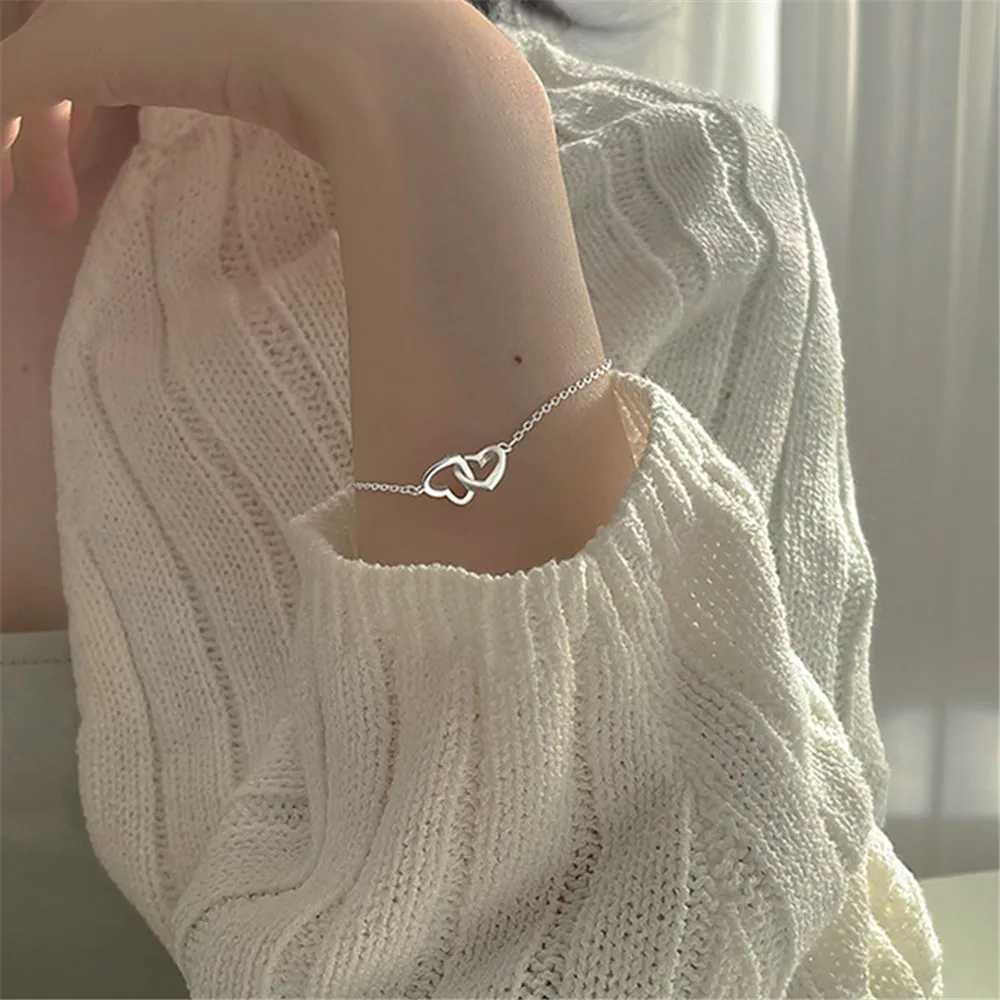 New Silver Color Double Interlocking Small Hearts Bracelet Bangle For Women Fine Fashion Jewelry Wedding Party GiftXJ250117