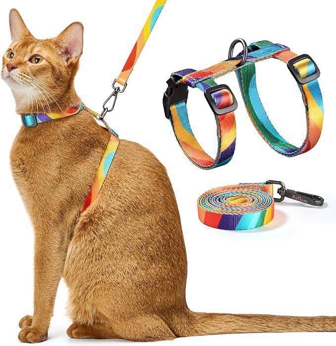 Adjustable soft vest shoulder strap for cats to protect them from slipping away. Colorful and perfect chest strap as a pet product