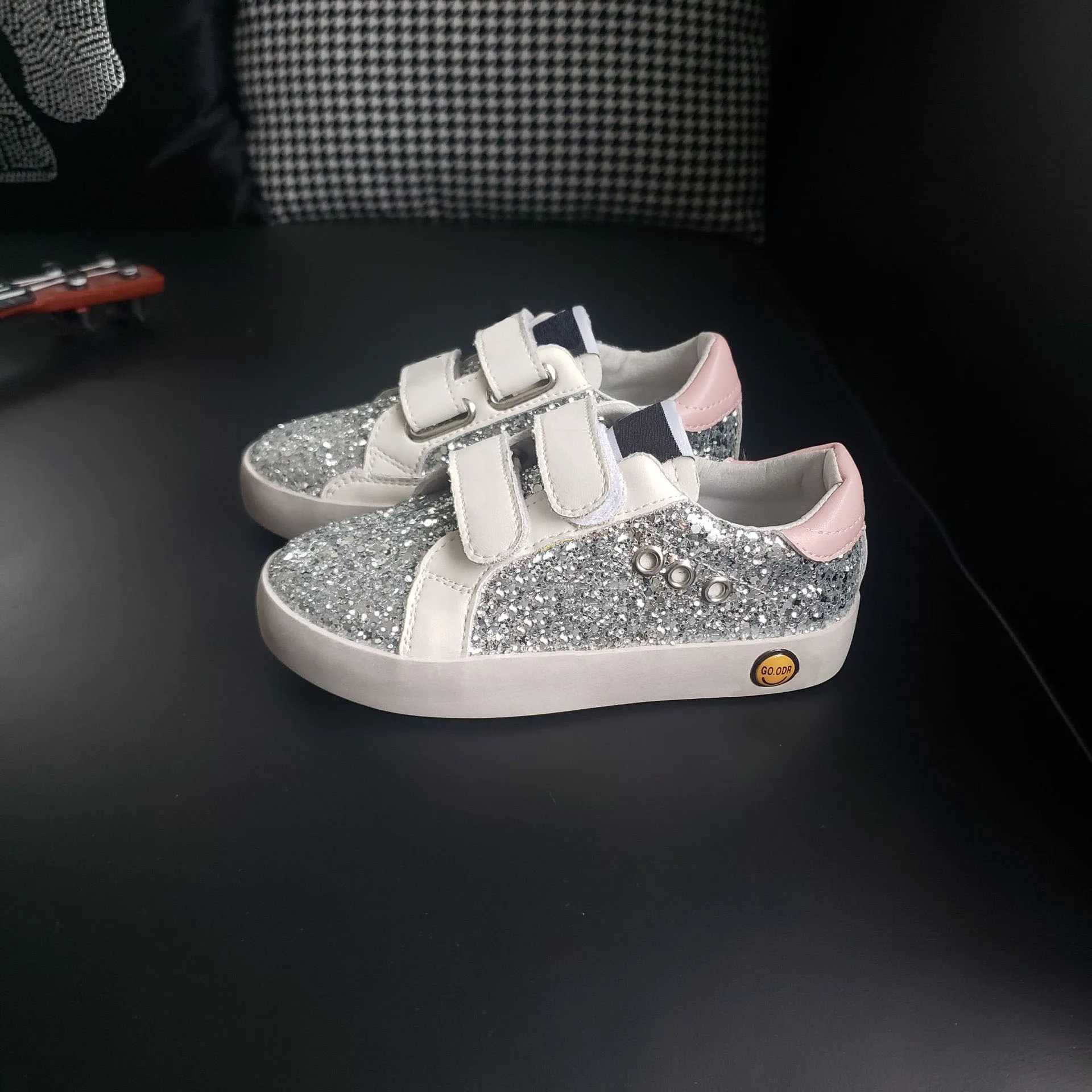 Athletic Outdoor New Styles Girls Boys Glitter Sequin Sneakers Kids Star Trainers Leather Board Shoes Colorful Sequins Leopard Dirty ShoesY2501169ZIH