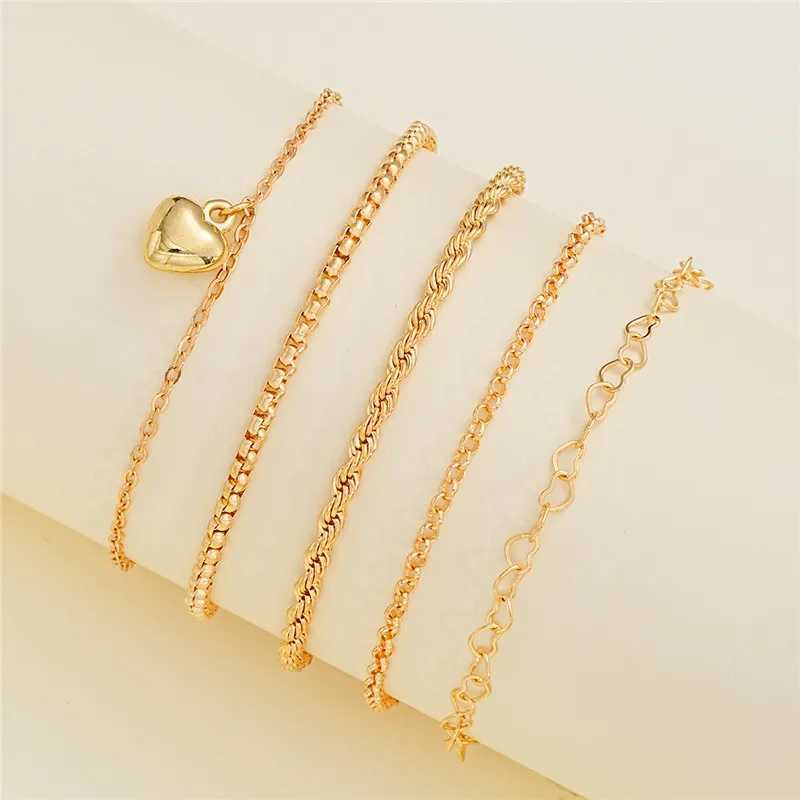 New 5 Pcs Gold Color Heart Bracelet Set Boho Retro Thick Twist Cuban Chain Bracelet for Women 2024 Tren Jewelry GiftsXJ250117