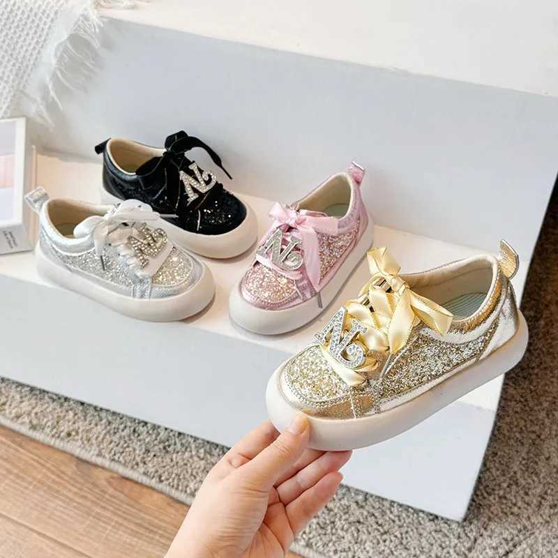 Athletic Outdoor Shining rhinestone board shoes with soft soles for girls 2024 new fashionable and versatile sports shoes trendy for kidsY250116546Y