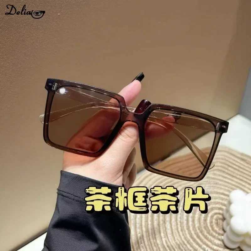 Fashion R Square Sunglasses Large Frame with Integrated Lenses Men Women Travel Summer UV Protection Trend Sunglasses W250116