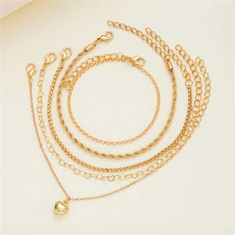 New 5 Pcs Gold Color Heart Bracelet Set Boho Retro Thick Twist Cuban Chain Bracelet for Women 2024 Tren Jewelry GiftsXJ250117