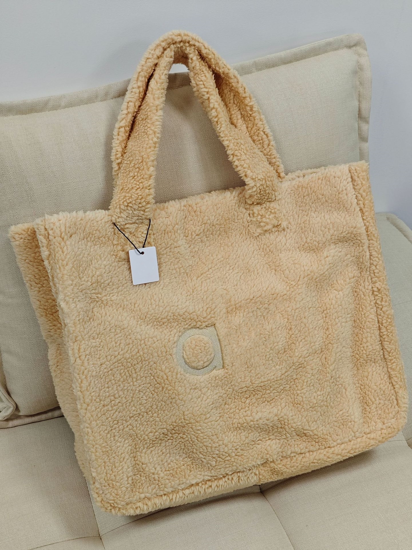 A624 Women's New Plush Handbag Large Capacity All-Match Fashion Trend Shoulder Tote Bag