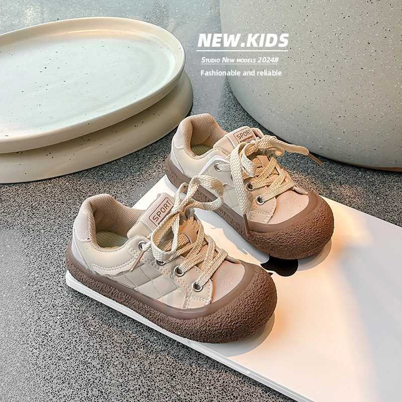Athletic Outdoor Childrens Leather Casual Shoes 2024 Autumn Soft Sole Girls Shoe Korean Style Boys Lace-up Board Shoe Comfort Kids SneakersY250116O2Y3