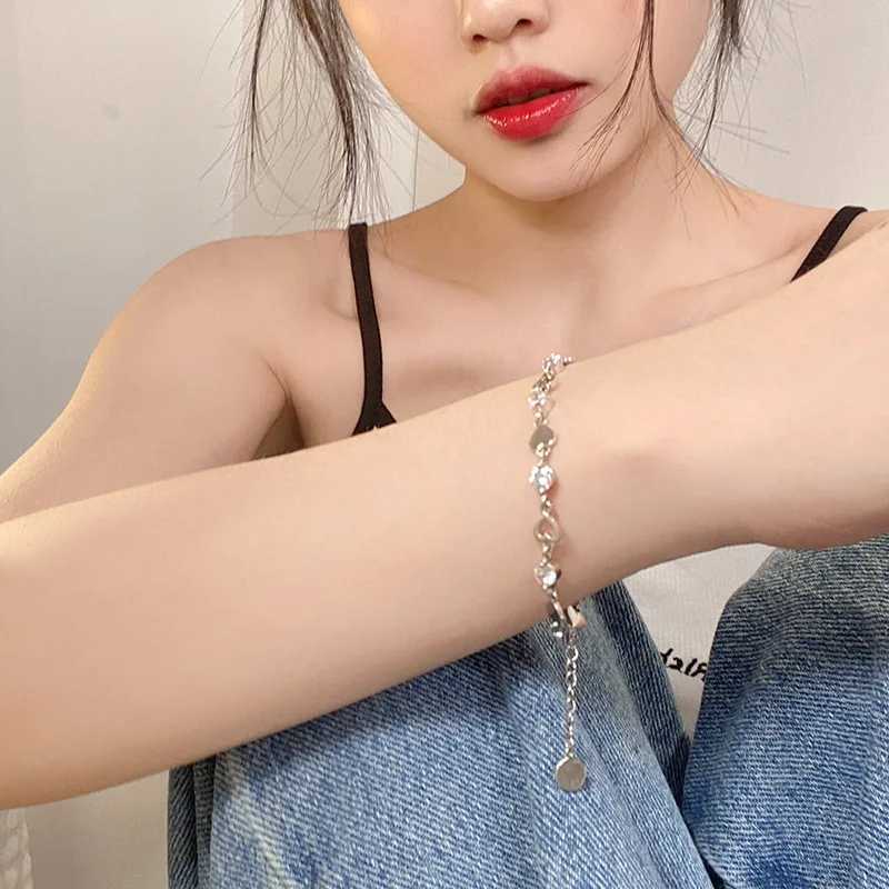 LATS Zircon Ins Bracelets for Women Korean Fashion Sweet Girls Sparkling Hollow Heart Delicate Chain Bracelet Party JewelryXJ250225