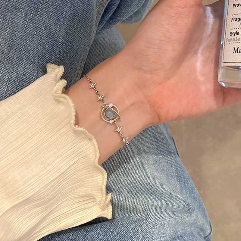 Fashion Ins Blue Planet Bracelet Womens Gothic Six Point Star Bracelet Youth Jewelry Hip Hop Party Girl 2023 New JewelryXJ250315