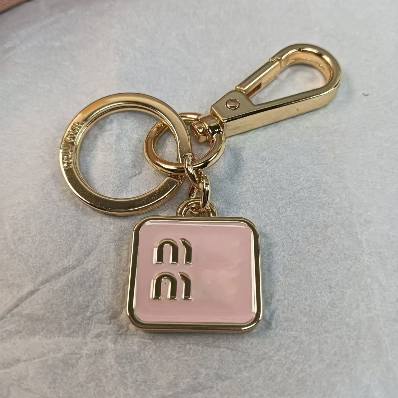Alloy keychain Designer keychain Classic Letter key chain pendant keychain Bag Charm Stainless Steel Square Wallet decoration Lanyards Luxury Gift