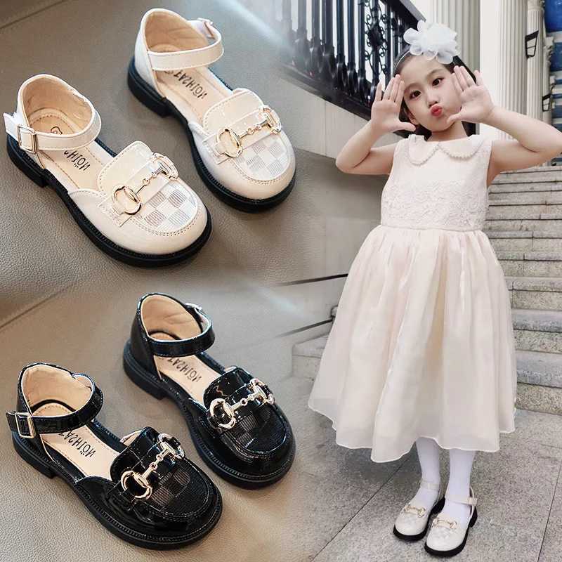 Sandals Girls Sandals Bao Head Summer Small Leather Shoes 2024 New Soft Sold Princess Non-slip Girls Breathable Single ShoesY2501168HT5