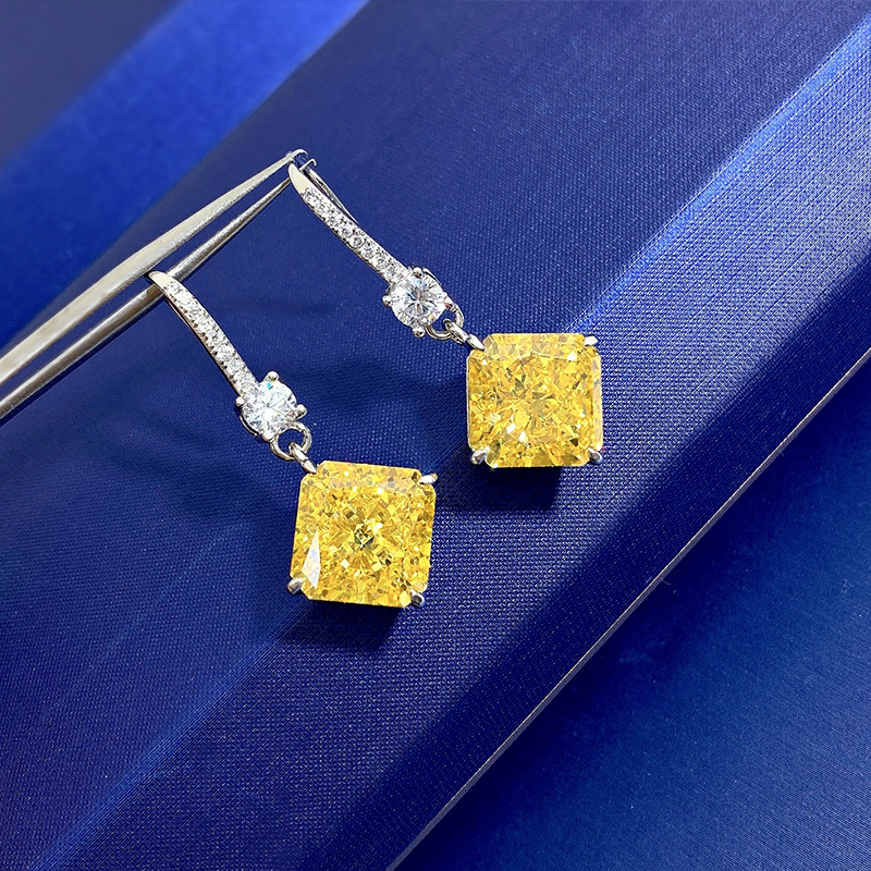 2025 Choucong Elegant Dangle Earrings Jewelry Real 100% Sterg Siber Radiant Cut White Moissanite Dia Gorgeous Party Women Drop Hook Earring