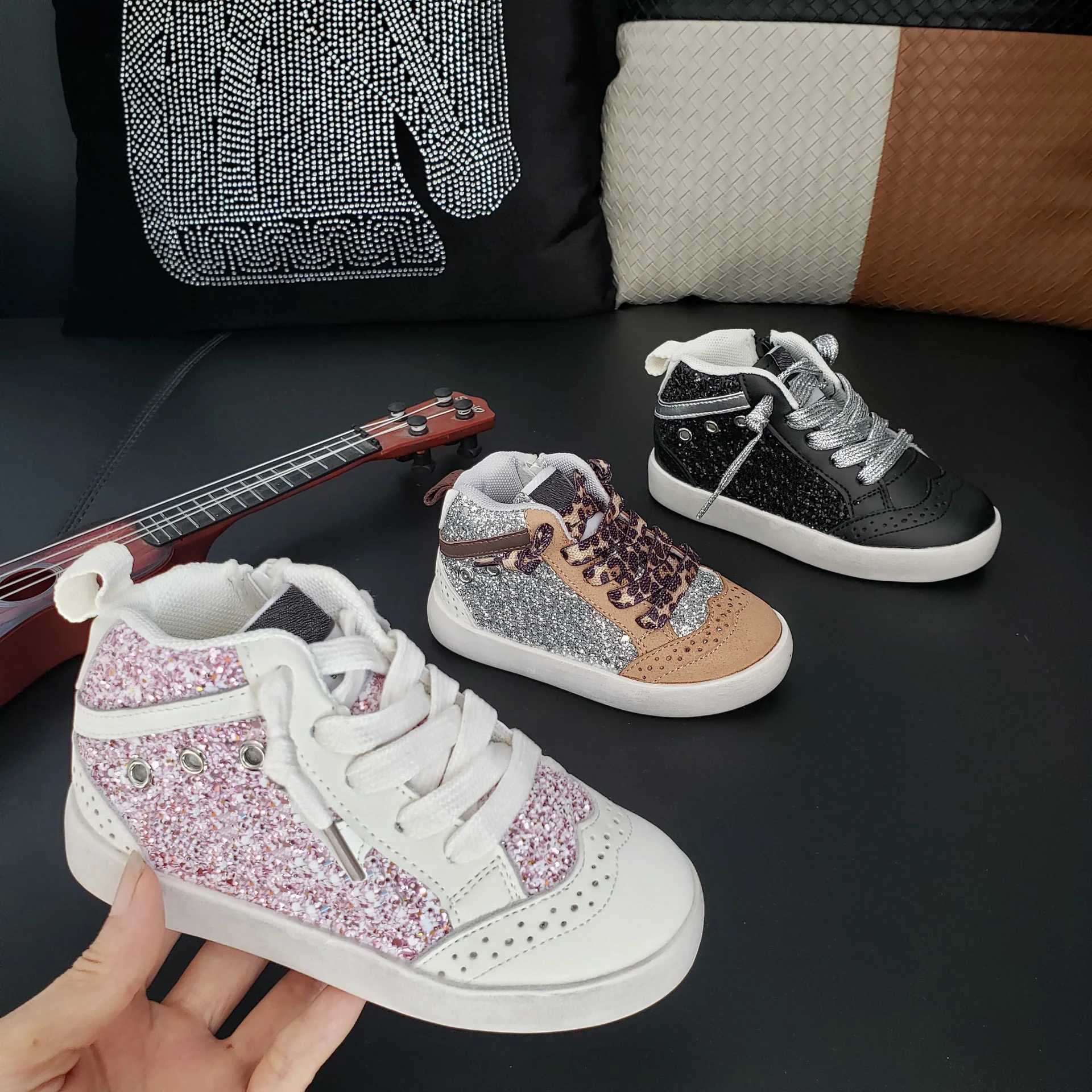 Athletic Outdoor Spring New Trend Childrens Star Sneakers Kids Sequin Soft Sole Board Shoes Girls Boys Casual High Ankle Small Dirty ShoesY250116X84X