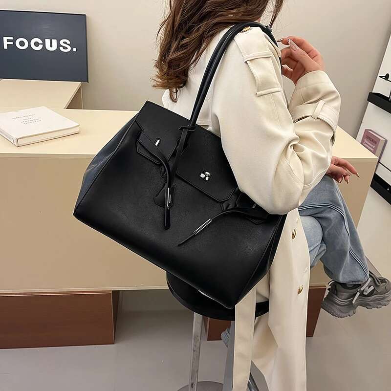 New Fashionable Handbag Large Capacity Women's Single Shoulder Crossbody Bag
