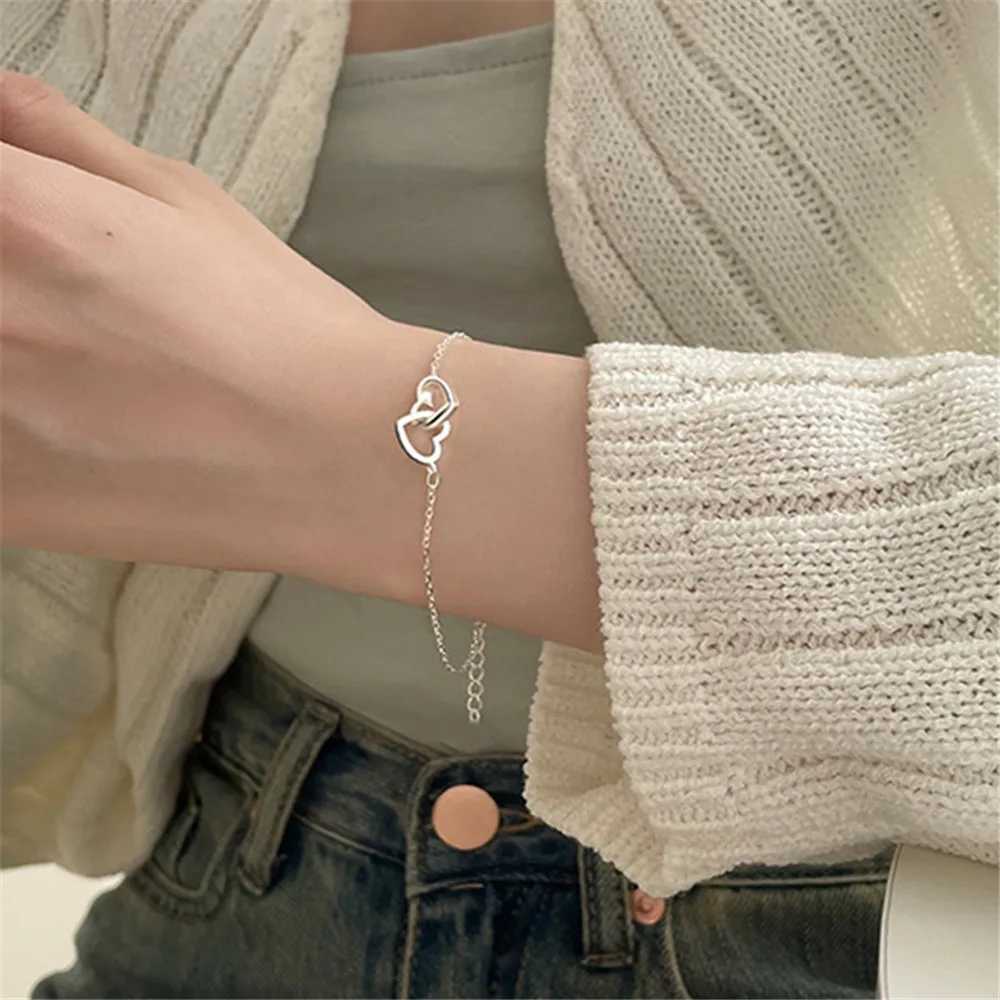 New Silver Color Double Interlocking Small Hearts Bracelet Bangle For Women Fine Fashion Jewelry Wedding Party GiftXJ250117