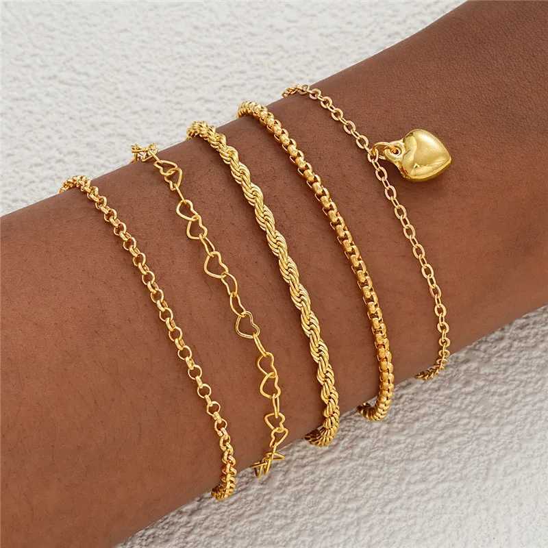 New 5 Pcs Gold Color Heart Bracelet Set Boho Retro Thick Twist Cuban Chain Bracelet for Women 2024 Tren Jewelry GiftsXJ250117
