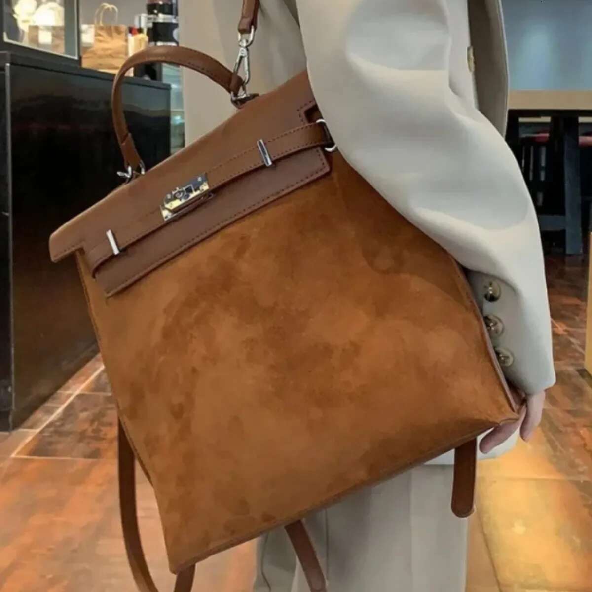 2025 Autumn And Winter New NiBagse Retro Fashion Sense Backpack Large Capacity Women's Bag Hot Selg