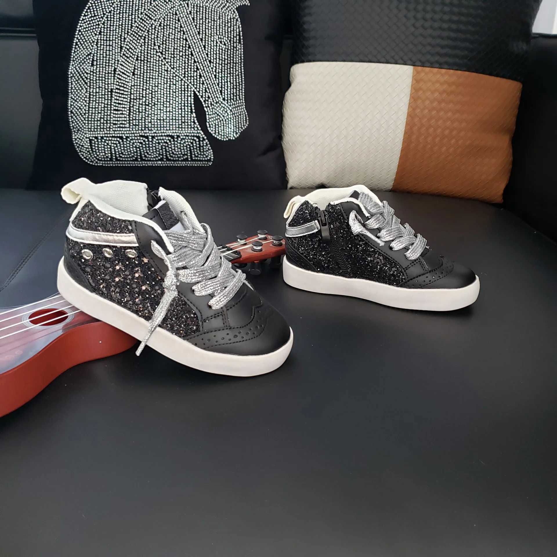Athletic Outdoor Spring New Trend Childrens Star Sneakers Kids Sequin Soft Sole Board Shoes Girls Boys Casual High Ankle Small Dirty ShoesY250116X84X