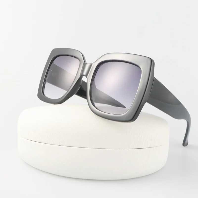 Fashion Square Sunglasses Woman Vintage Brand Designer Oversized Sun Glasses Female Retro Gradient Redgreen Sunglasses W250116