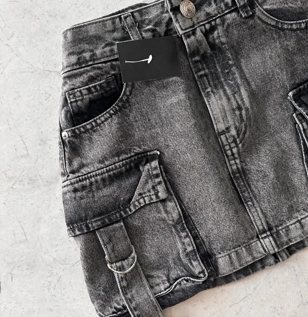 Oversized Pocket Casual High Waist and Slimming Mini Skirt Y2k Harajuku Denim Black Goth Hip Women Covering Skirts 250108