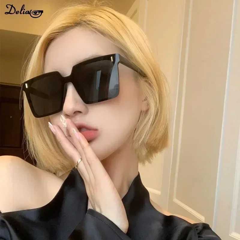 Fashion R Square Sunglasses Large Frame with Integrated Lenses Men Women Travel Summer UV Protection Trend Sunglasses W250116