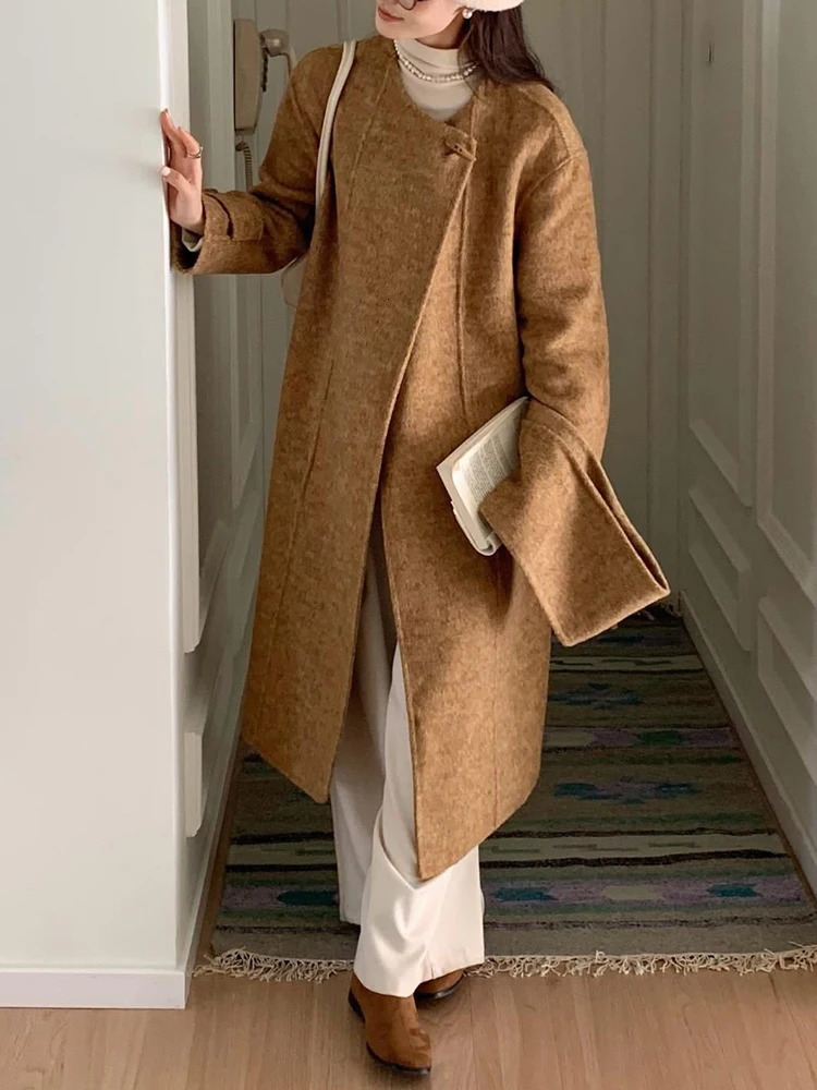 EAM Yellow Big Size Woolen Coat Oneck Long Sleeve With Scarf Horn Buckle Women Jacket Fashion Autumn Winter 2024 30A2598 250109Z