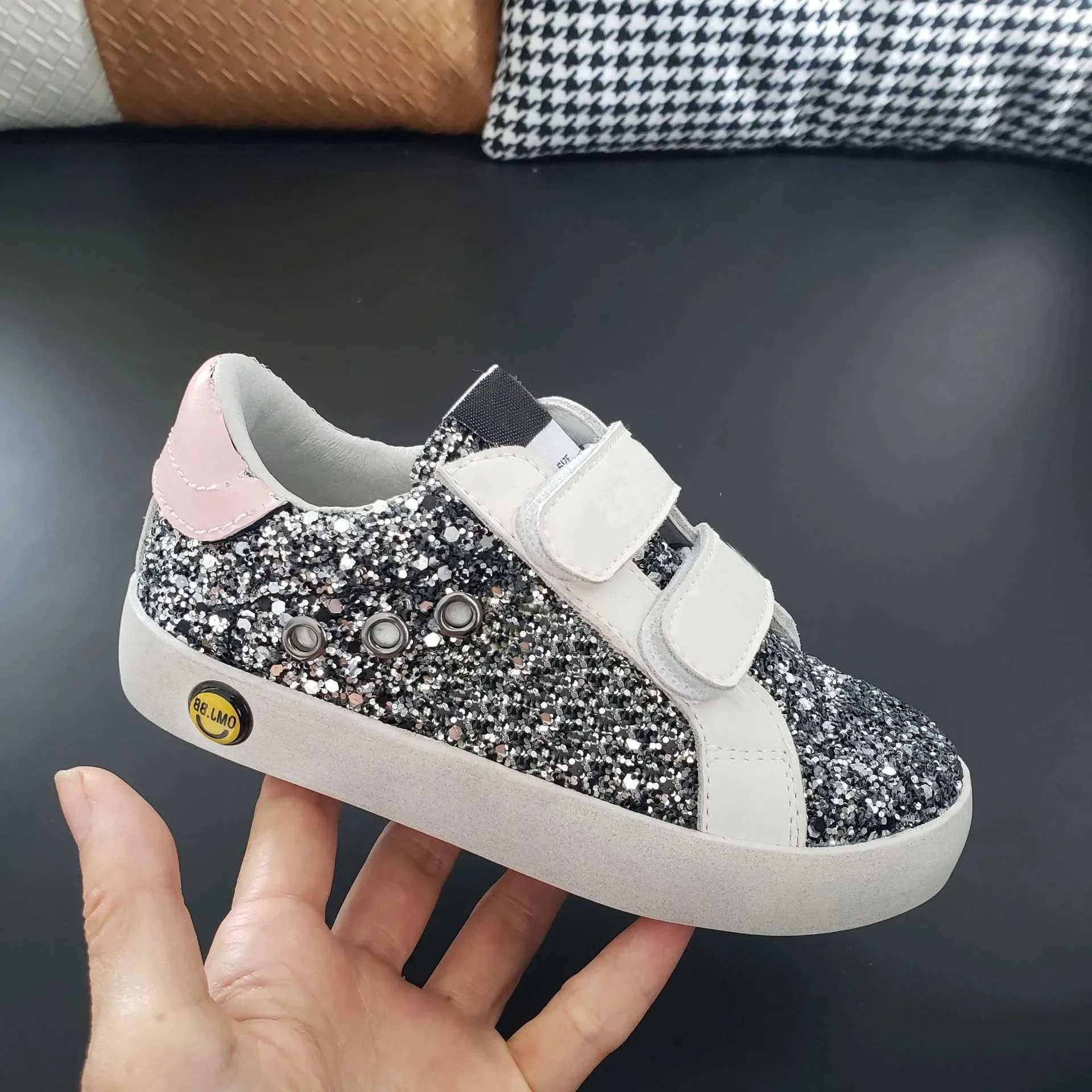 Athletic Outdoor New Styles Girls Boys Glitter Sequin Sneakers Kids Star Trainers Leather Board Shoes Colorful Sequins Leopard Dirty ShoesY2501169ZIH