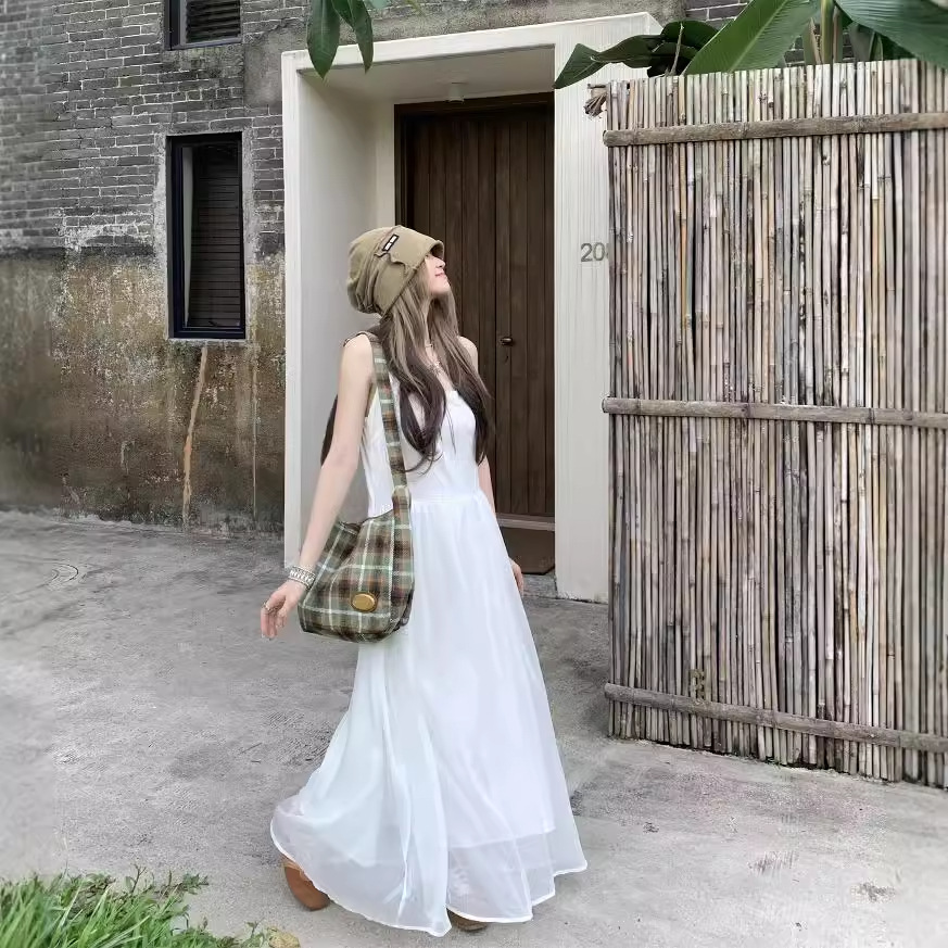 Z270 Temperament lady slim and white first love white suspender dress sweet fairy travel holiday long skirt