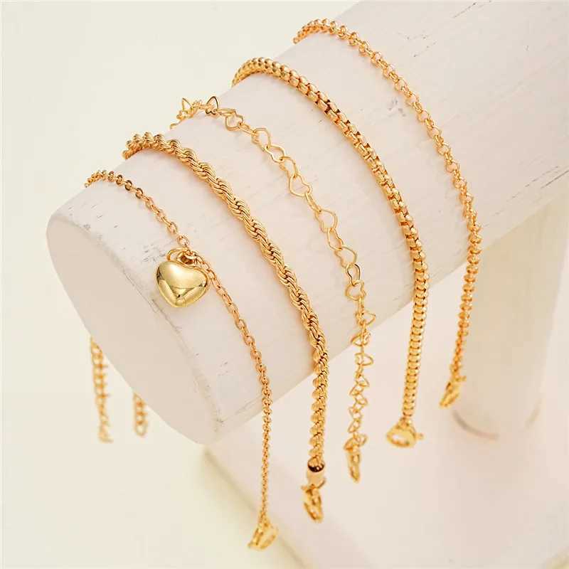 New 5 Pcs Gold Color Heart Bracelet Set Boho Retro Thick Twist Cuban Chain Bracelet for Women 2024 Tren Jewelry GiftsXJ250117