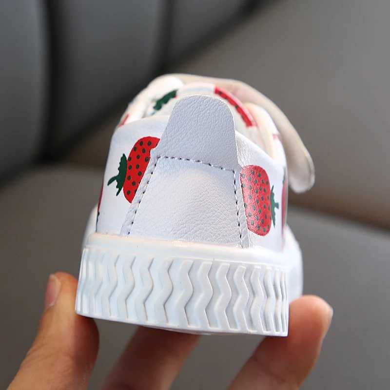 Hot sale pineapple strawberry spring and autumn new soft sole girls children students casual non-slip PU leather sports shoes XJ250712