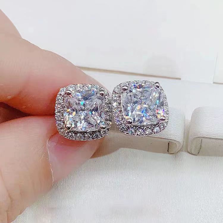 2025 Drop Ship Sparkling Stud Earrings Luxury Jewelry 925 Strerling Silver Cushion Shape 5A Cubic Zircon CZ Diamond Gemstones Party Women Lady Earring