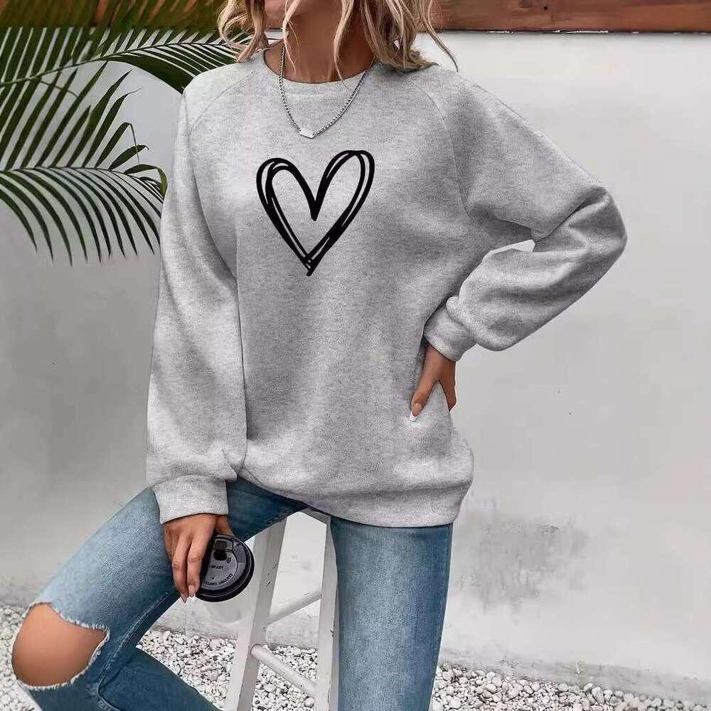 2025 autumn winter popular European American heart-shaped printed round neck long sleeved hoodie top, women's new style, chic and elegant clothin