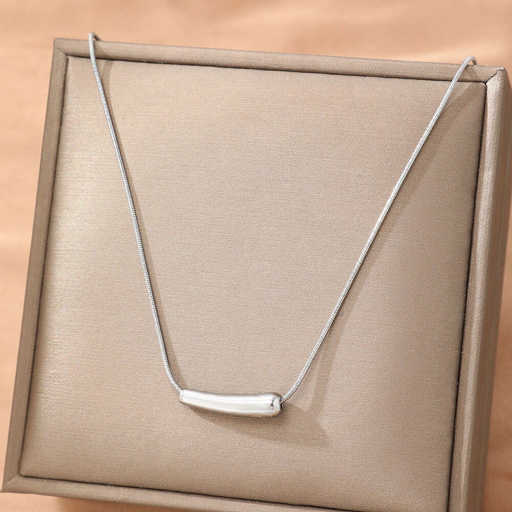 Uniquely designed stainless steel necklace, geometric long neck chain, women's minimalist style, fashionable temperament, versatile high-end jewe
