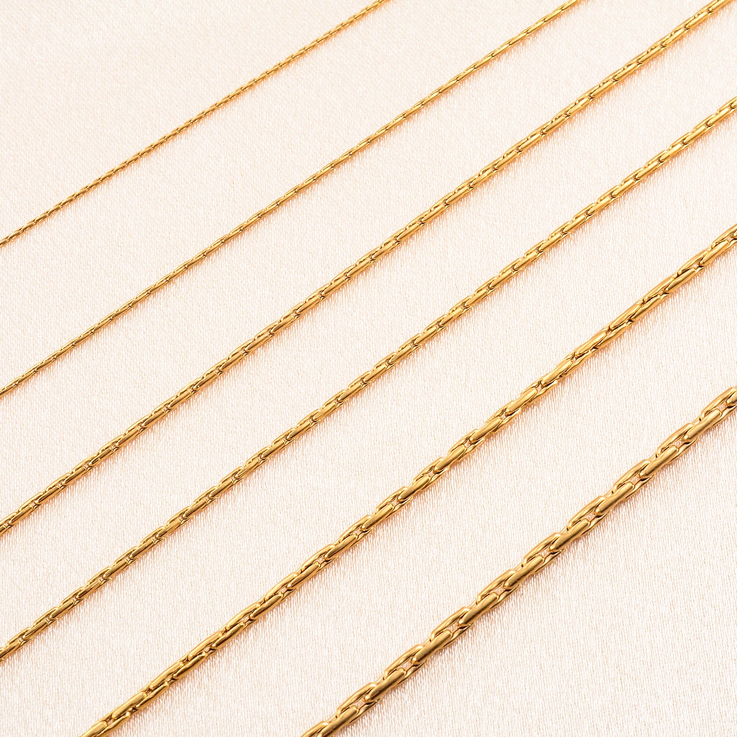 0608112182m Stainless Steel Gold Color Vertikal Tiny Chain Women Mens Necklace Party Gift Jewelry 250114
