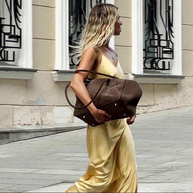 Faux Suede Box 2025 Niche Design Ins European American Autumn Winter Square Large Capacity Portable Shoulder Bag