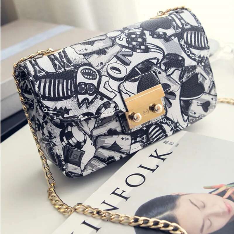 2025 Summer New Graffiti Women's Designer Handbag High Quality Chain Mini Handbag Women's Handbag