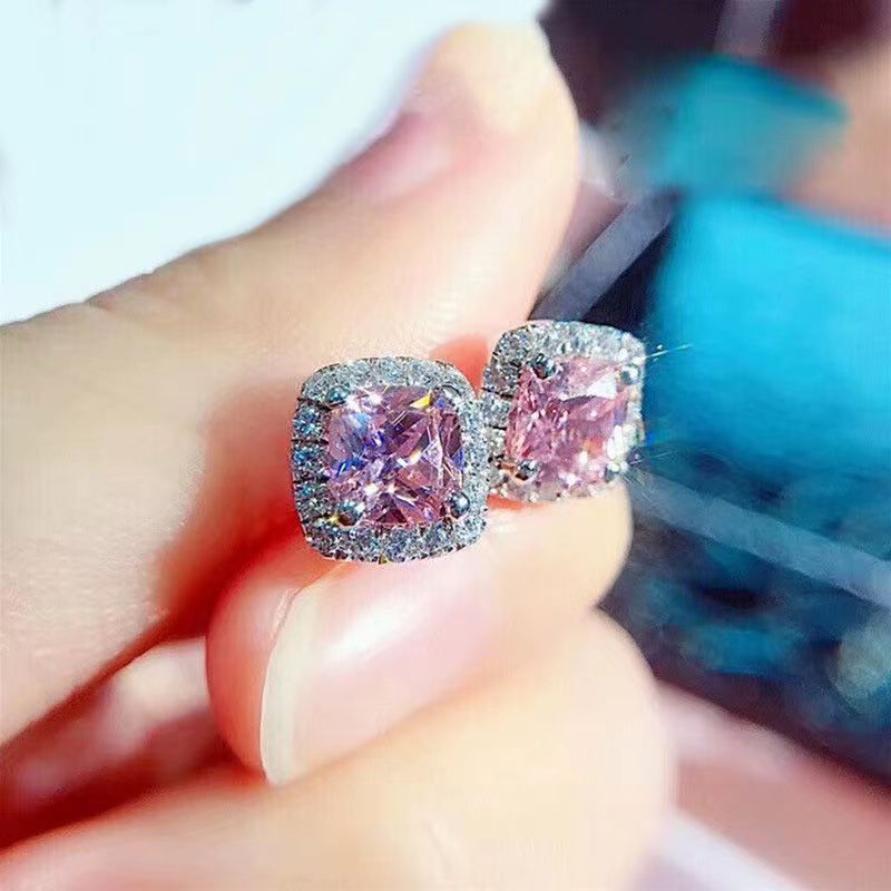 2025 Drop Ship Sparkling Stud Earrings Luxury Jewelry 925 Strerling Silver Cushion Shape 5A Cubic Zircon CZ Diamond Gemstones Party Women Lady Earring