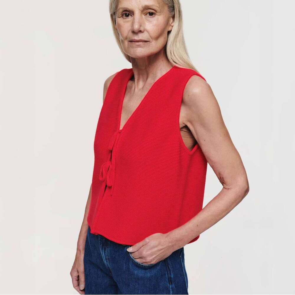2025 European and American women's hot selg top fashionable casual strap rabbit veet vest temperament versatile new trend clothing ins