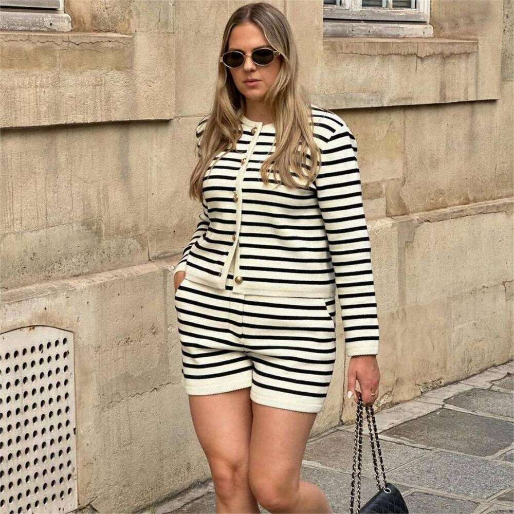New European and American women's hot selg striped round neck knitted cardigan fashionable sweater 2025 new casual fashion trend clothing