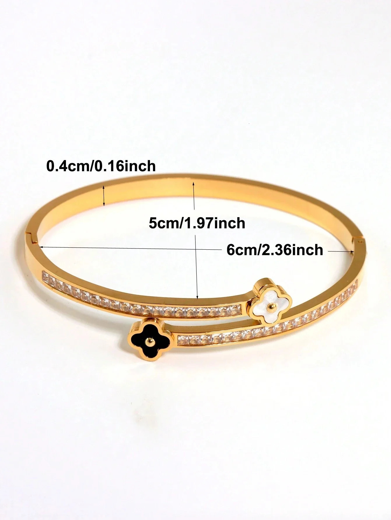 A steel fashion womens bangle 250109