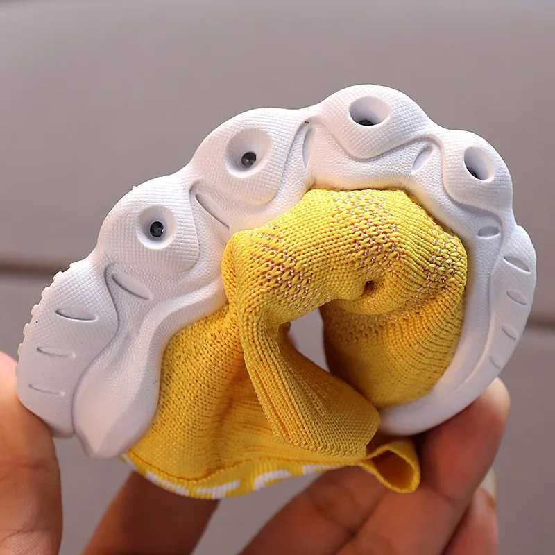 Size 21-30 New LED Children Glowing Shoes Baby Luminous Sneakers Boys Lighting Running Shoes Kids Breathable Mesh SneakersXJ250118