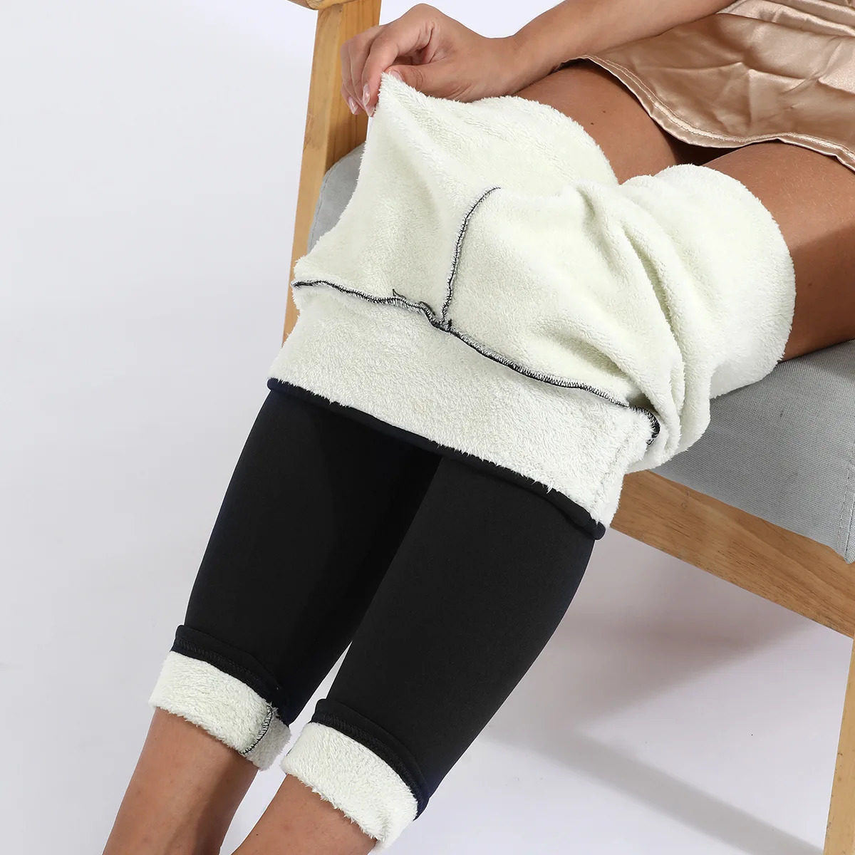 Women Pants Winter Fleece Thicken Lamb Wool Outerwear Thermal High Waist Leggings Warm Slim Black Velvet Female Trousers 250107