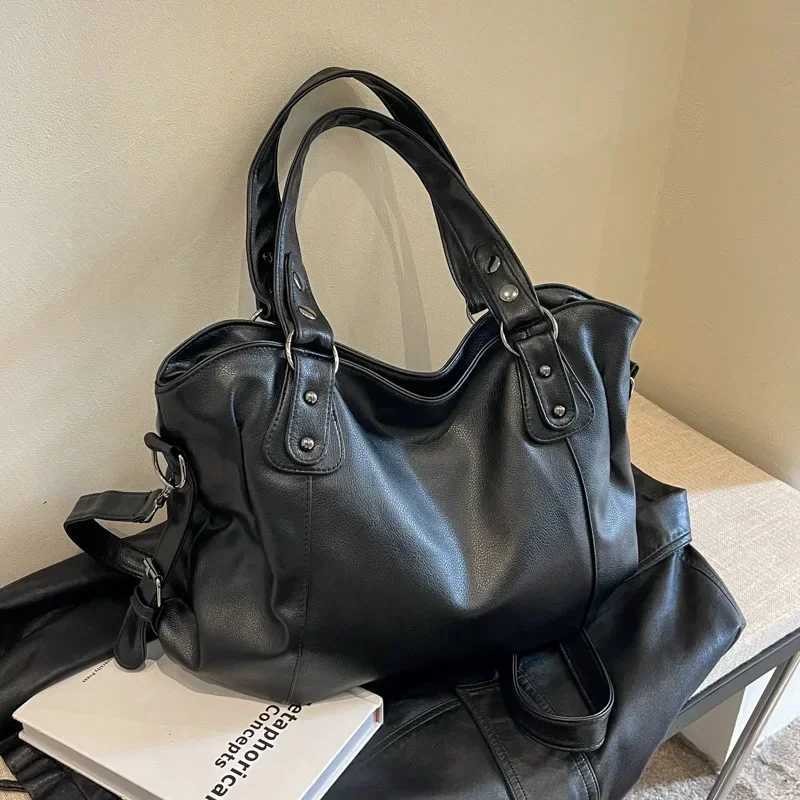 Large Capacity Female Handbag Shoulder Big Tote Bag Ladies Soft Leather Hobos Messenger Bags Women Luxury Shopper Bag T250118