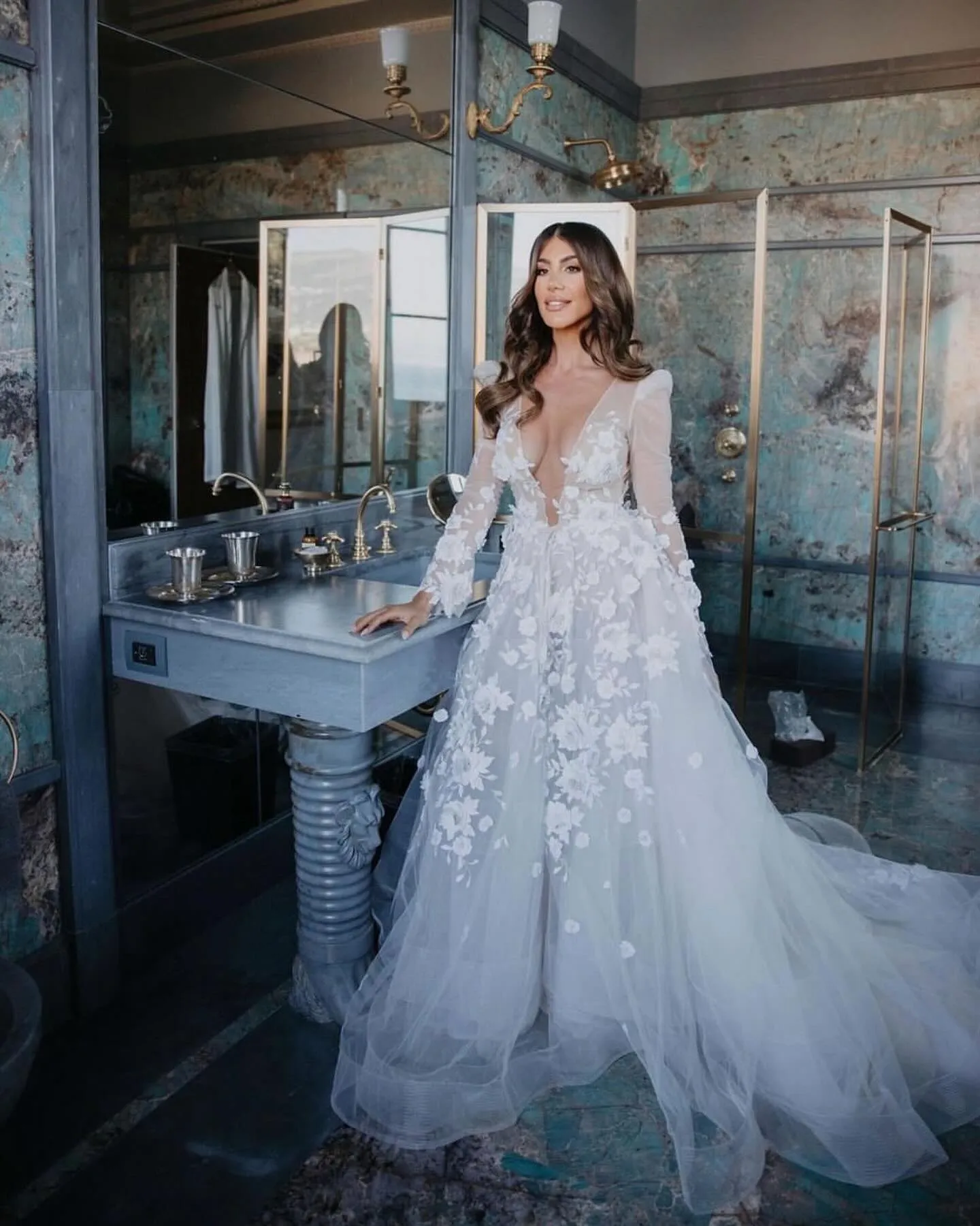 3D Floral Appliques Boho Wedding Dresses Long Sleeves Deep V-neck Backless Sexy Bridal Gowns Court Train Romantic Beach Vestido De Novia 2025
