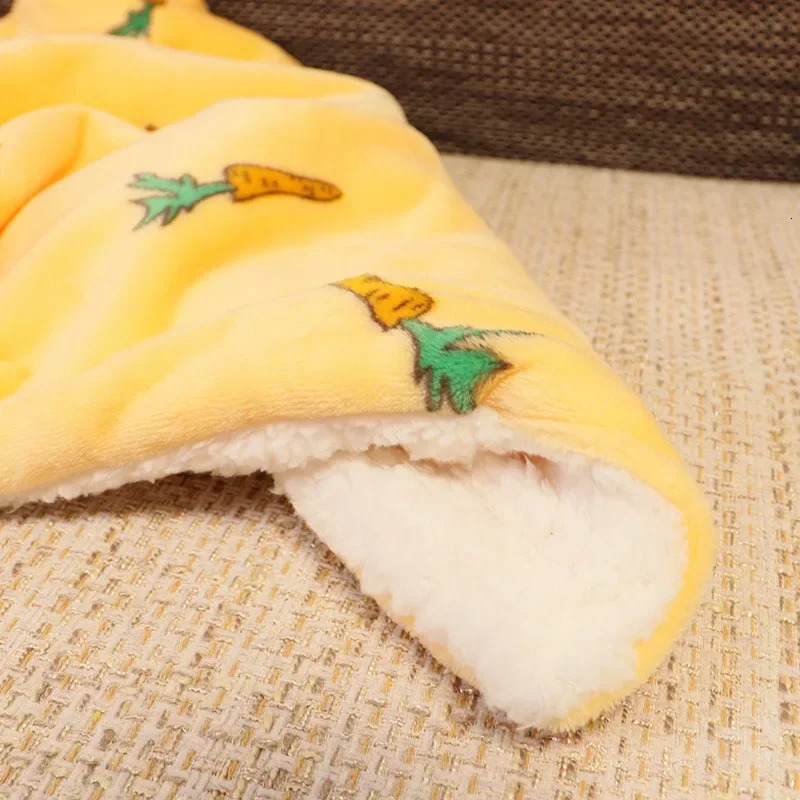 Thickened Dog Blanket Pet Bed for Warm Winter Fluffy Soft Blankets Cat Cover Sheet Accessories 250115